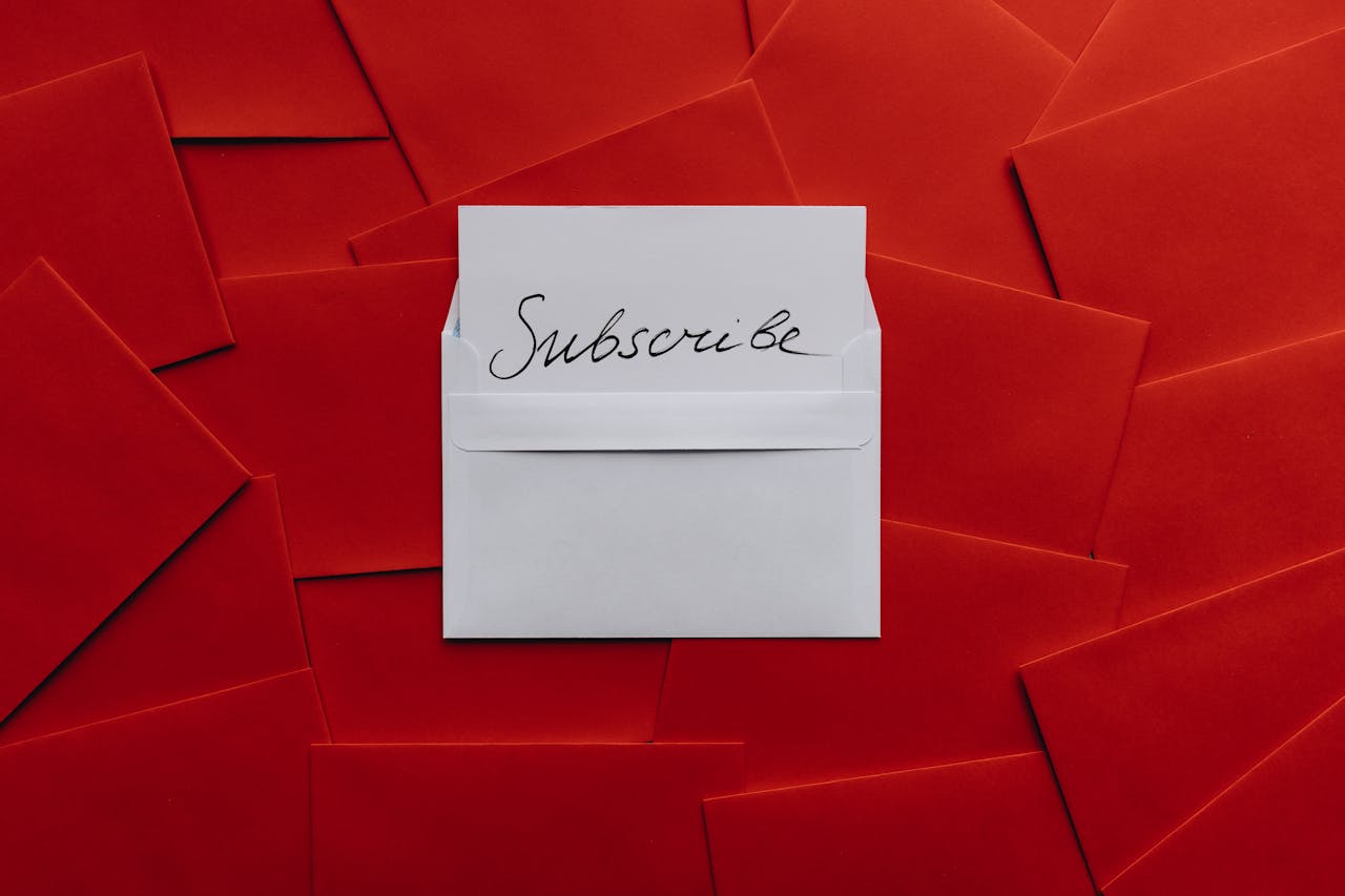 Envelope with the word subscribe